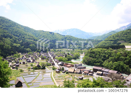 View from the Shiroyama castle tower observatory in World Heritage Shirakawa-go 100347276