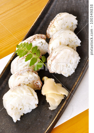 Thai kelp sushi Thai kelp sushi 100349838