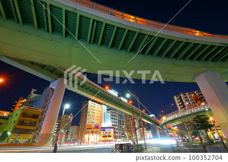 《愛知縣》名古屋市景名古屋高速公路東JCT夜景 《愛知縣》名古屋市景名古屋高速公路東JCT夜景 100352704