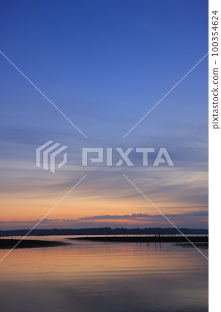 印巴湖的日出景色 印巴湖的日出景色 100354624