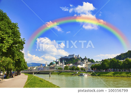 薩爾茨堡老城的薩爾扎赫河 100356799