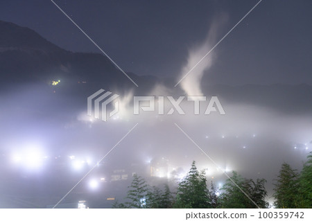 《埼玉縣》秩父・夢幻般的雲海夜景 100359742
