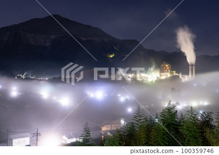 《埼玉縣》秩父・夢幻般的雲海夜景 100359746