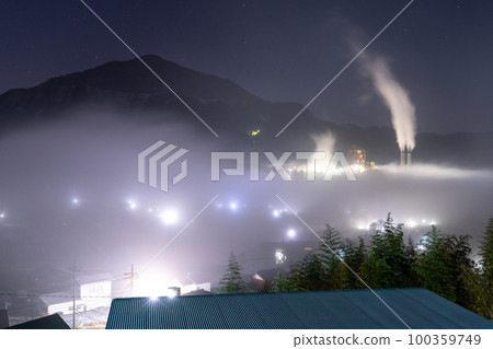 《埼玉縣》秩父・夢幻般的雲海夜景 100359749