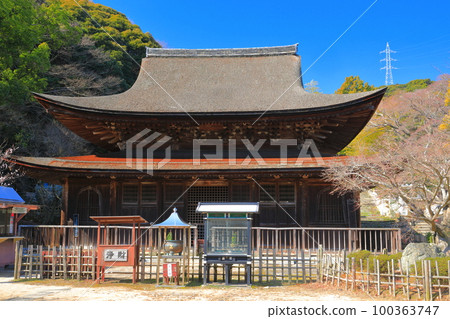 [Yamaguchi Prefecture] Kozanji Temple (Buddha Hall) in sunny weather 100363747