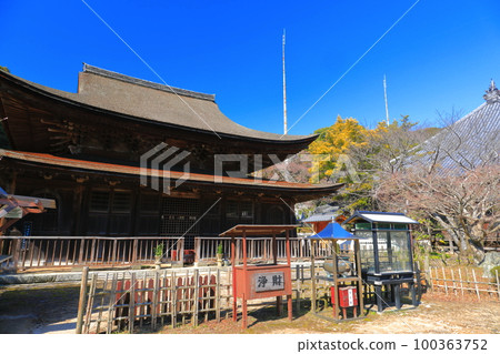 [Yamaguchi Prefecture] Kozanji Temple in sunny weather (Dharma hall and Buddhist temple) 100363752
