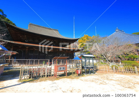 [Yamaguchi Prefecture] Kozanji Temple in sunny weather (Dharma hall and Buddhist temple) 100363754