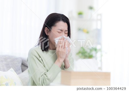 Middle woman poor health 100364429