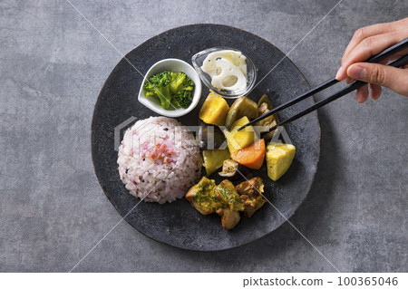 一盤午餐 一盤午餐 100365046