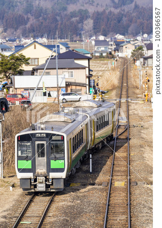 Scenery of the Tadami Line Train at Aizusakashita Station Aizusakashita Town, Fukushima Prefecture Scenery of the Tadami Line Train at Aizusakashita Station Aizusakashita Town, Fukushima Prefecture 100366567