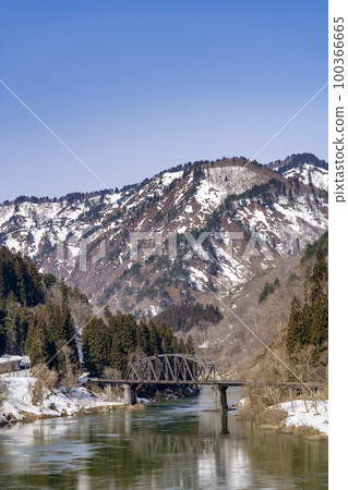 Scenery of the Tadami Line No. 4 Tadami River Bridge, Kanayama Town, Fukushima Prefecture Scenery of the Tadami Line No. 4 Tadami River Bridge, Kanayama Town, Fukushima Prefecture 100366665