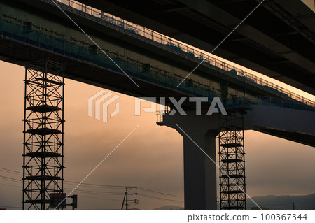 Construction site of Shin-Meishin Expressway in Joyo City, Kyoto Prefecture Construction site of Shin-Meishin Expressway in Joyo City, Kyoto Prefecture 100367344