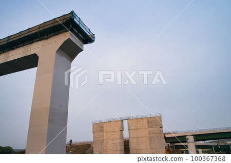 Construction site of Shin-Meishin Expressway in Joyo City, Kyoto Prefecture Construction site of Shin-Meishin Expressway in Joyo City, Kyoto Prefecture 100367368