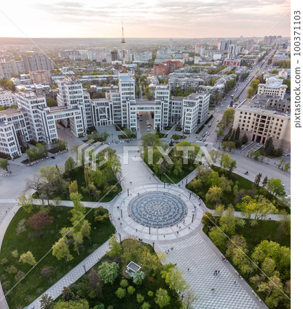 Sunset city aerial on Derzhprom building, fountain Sunset city aerial on Derzhprom building, fountain 100371103