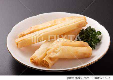Shrimp cheese spring roll Shrimp cheese spring roll 100371823