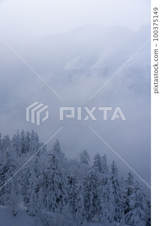 Snow mountain 100375149