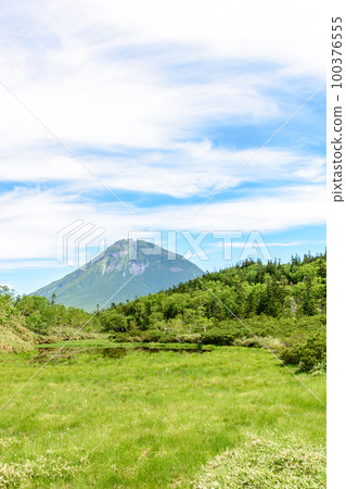 Take the Shiretoko Lake Rausu trekking course 100376555