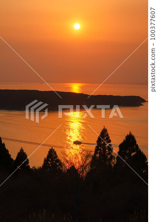 大鹿禦番所公園展望台的日落 100377607
