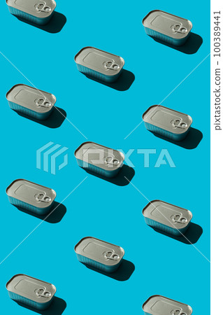 Pattern with a closed tin can 100389441