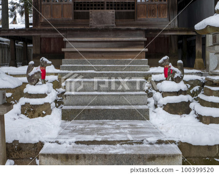 白雪覆蓋的稻荷神社 白雪覆蓋的稻荷神社 100399520