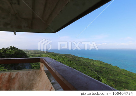 沖繩、宮古島市、伊良部島,從槙山展望台眺望 沖繩、宮古島市、伊良部島,從槙山展望台眺望 100404754