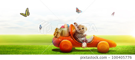 Funny Easter bunny. Happy Easter holiday concept. 100405776