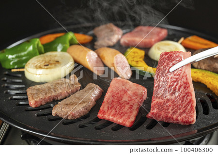 在家享受烤肉 100406300