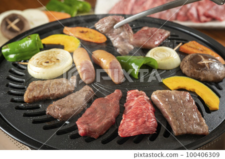 在家享受烤肉 在家享受烤肉 100406309