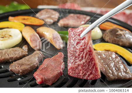 在家享受烤肉 在家享受烤肉 100406314