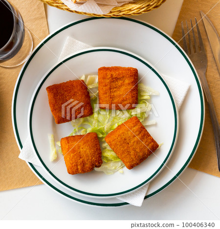 San Jacobo tapa, fried cheese with ham San Jacobo tapa, fried cheese with ham 100406340