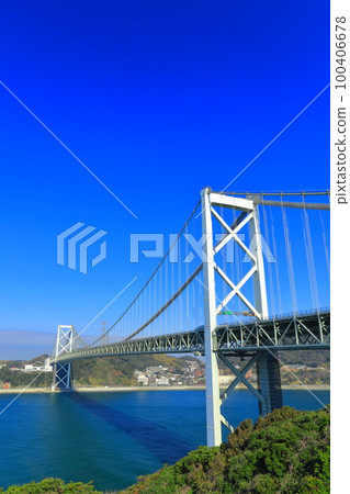 晴天時的關門大橋（關門海峽） 100406678