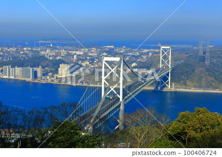 Kanmon Bridge in clear weather (Kanmon Strait) 100406724