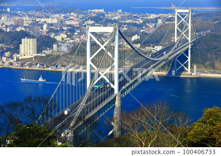 晴天時的關門大橋（關門海峽） 100406733