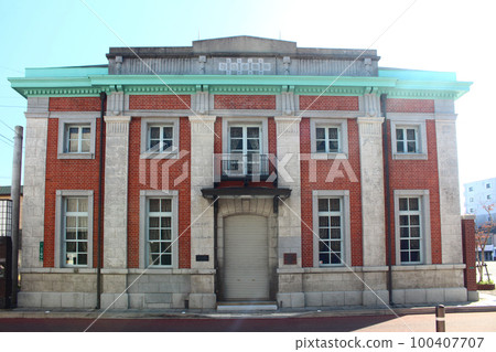 Red brick building in Yukuhashi city 100407707