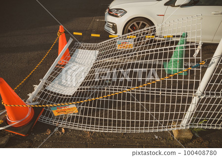 the fence, parking place, parking 100408780