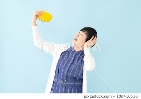 缺錢的女人錢包 100410510