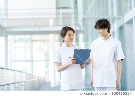 Nurse's portrait 100410884