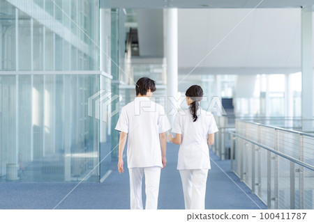portrait of two nurses 100411787