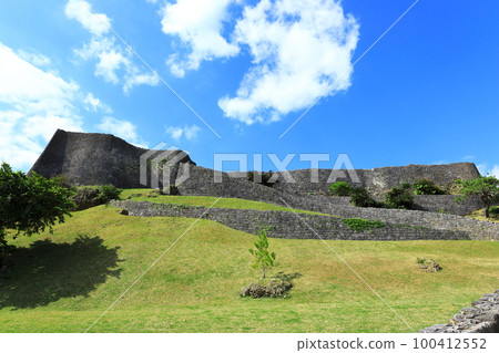 世界遺產Katsurena城堡廢墟 100412552