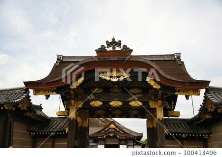 Nijo Castle, a historical building in Kyoto 100413406