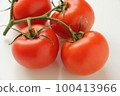 Bunch of tomatoes 100413966
