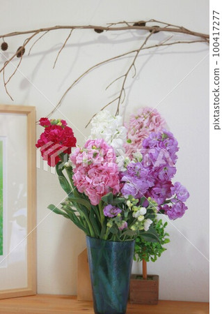 用春天的花朵裝飾 100417277