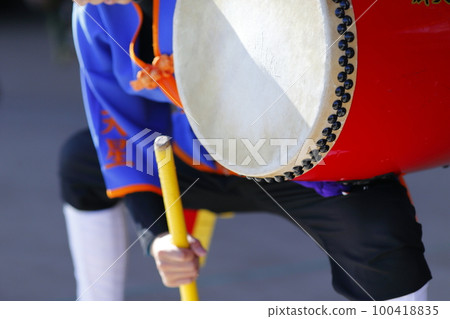Large drums during the Okinawan Eisa dance performance Large drums during the Okinawan Eisa dance performance 100418835