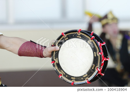 Shimedaiko during the Okinawan Eisa dance performance Shimedaiko during the Okinawan Eisa dance performance 100418904