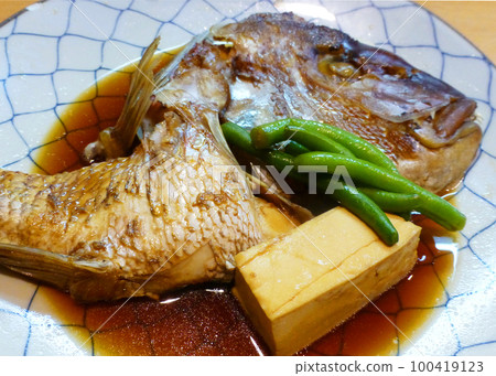 風味十足的燉鯛魚照片 100419123