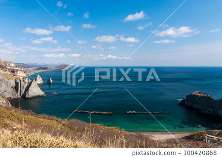 Funka Bay and Tokkarisho Beach seen from Tokkarisho Observatory in Muroran City, Hokkaido [March] 100420868
