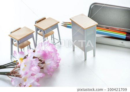 Studying, cram school, class, education image 100421709