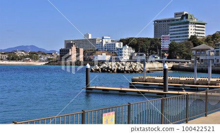 Shirahama sea and hot spring town (Shirahama town, Wakayama prefecture) Shirahama sea and hot spring town (Shirahama town, Wakayama prefecture) 100422521