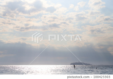 row in the light row in the light 100423303