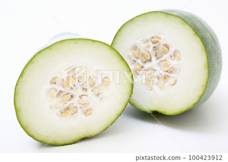 Cross-sectional image of a cut winter melon 100423912